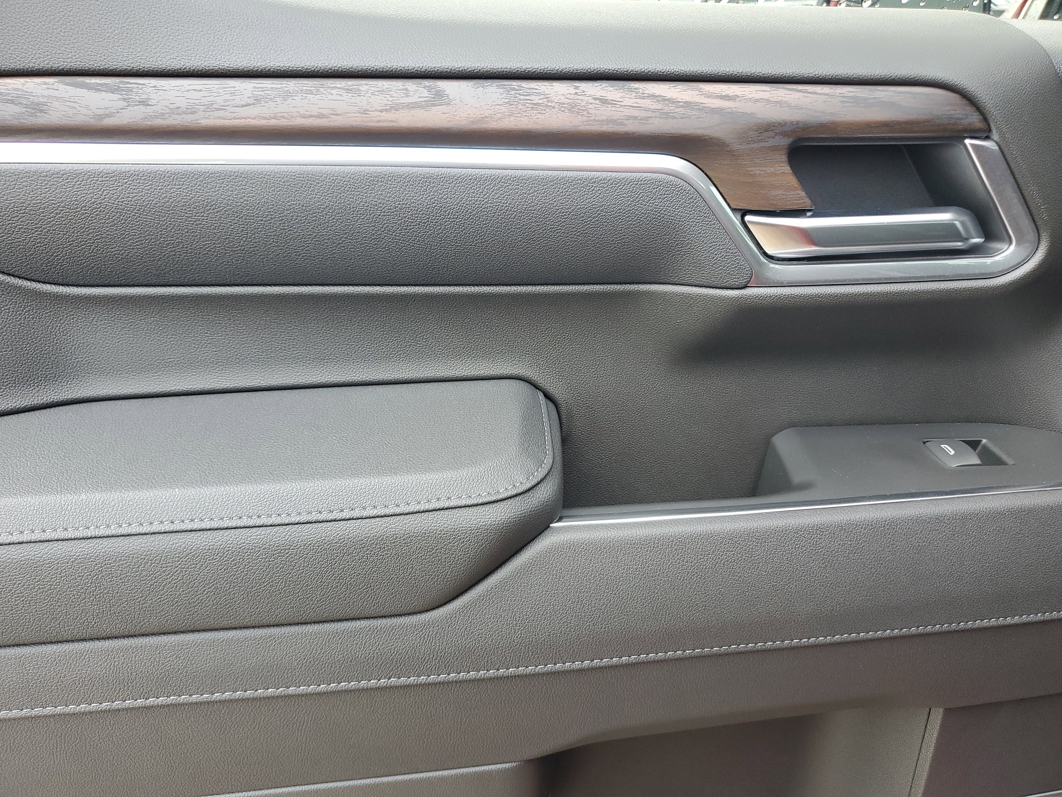 New 2026 GMC Sierra 1500 SLT w/ SLT Convenience Package image 15