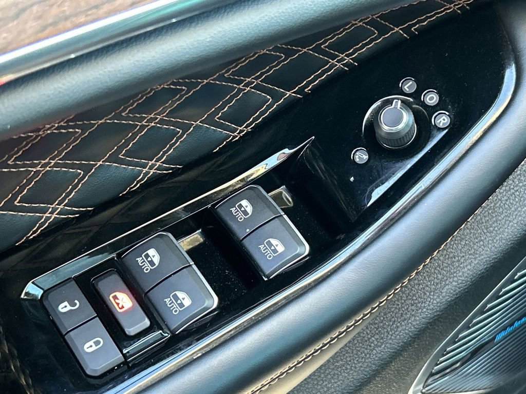 Used 2022 Jeep Grand Cherokee Summit w/ Advanced Protech Group IV image 24