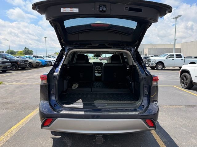 Used 2020 Toyota Highlander Platinum AWD/4WD image 11