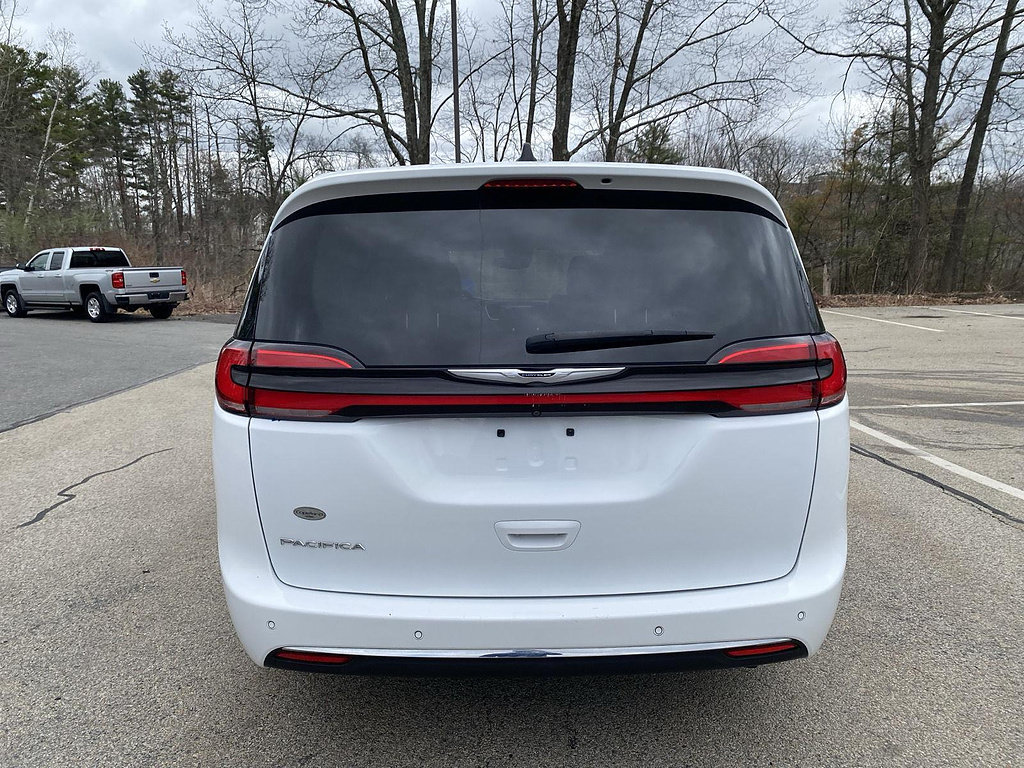 Used 2023 Chrysler Pacifica Touring-L FWD image 14