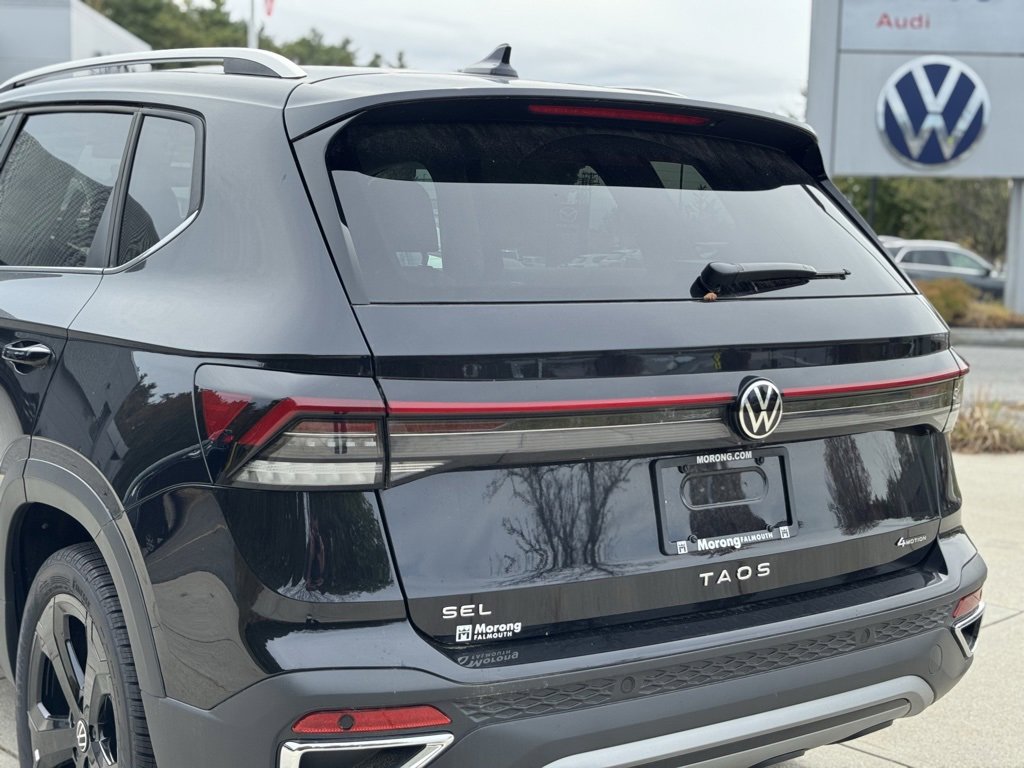 New 2025 Volkswagen Taos SEL image 13