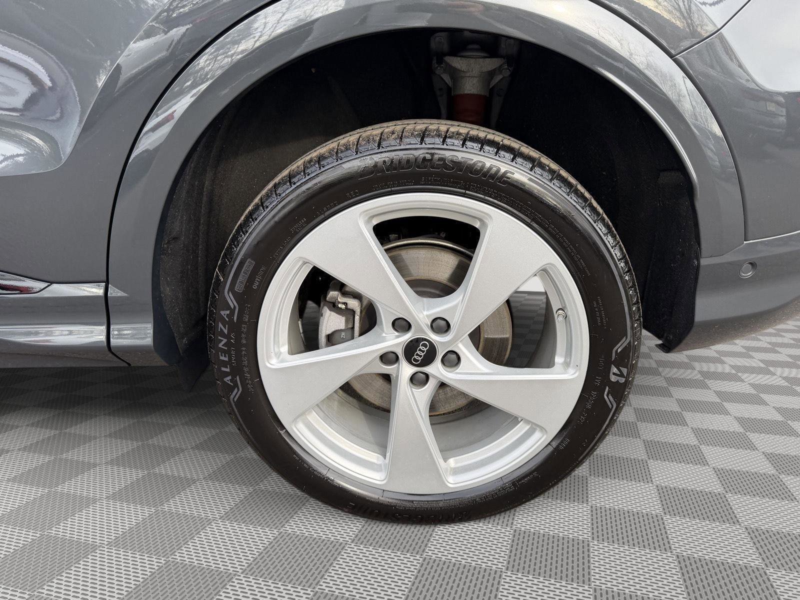 Used 2025 Audi Q5 Premium Plus w/ Premium Plus image 8