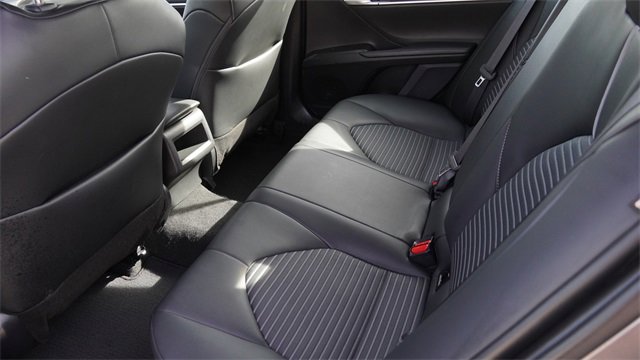 Used 2024 Toyota Camry SE image 12