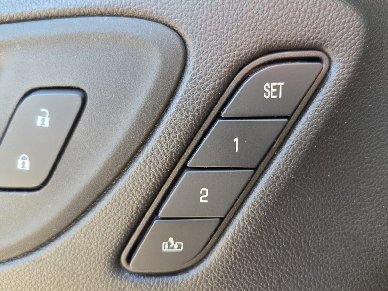 Used 2023 Buick Encore GX Essence w/ Experience Buick Package FWD image 35