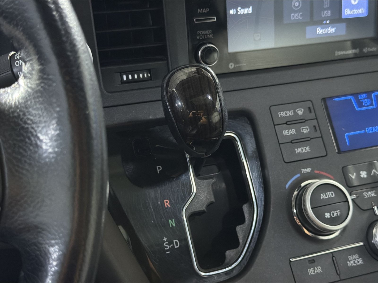 Used 2018 Toyota Sienna XLE Premium FWD image 22