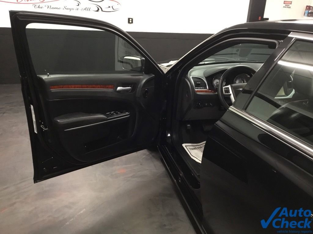Used 2013 Chrysler 300 AWD w/ Driver Convenience Group image 20