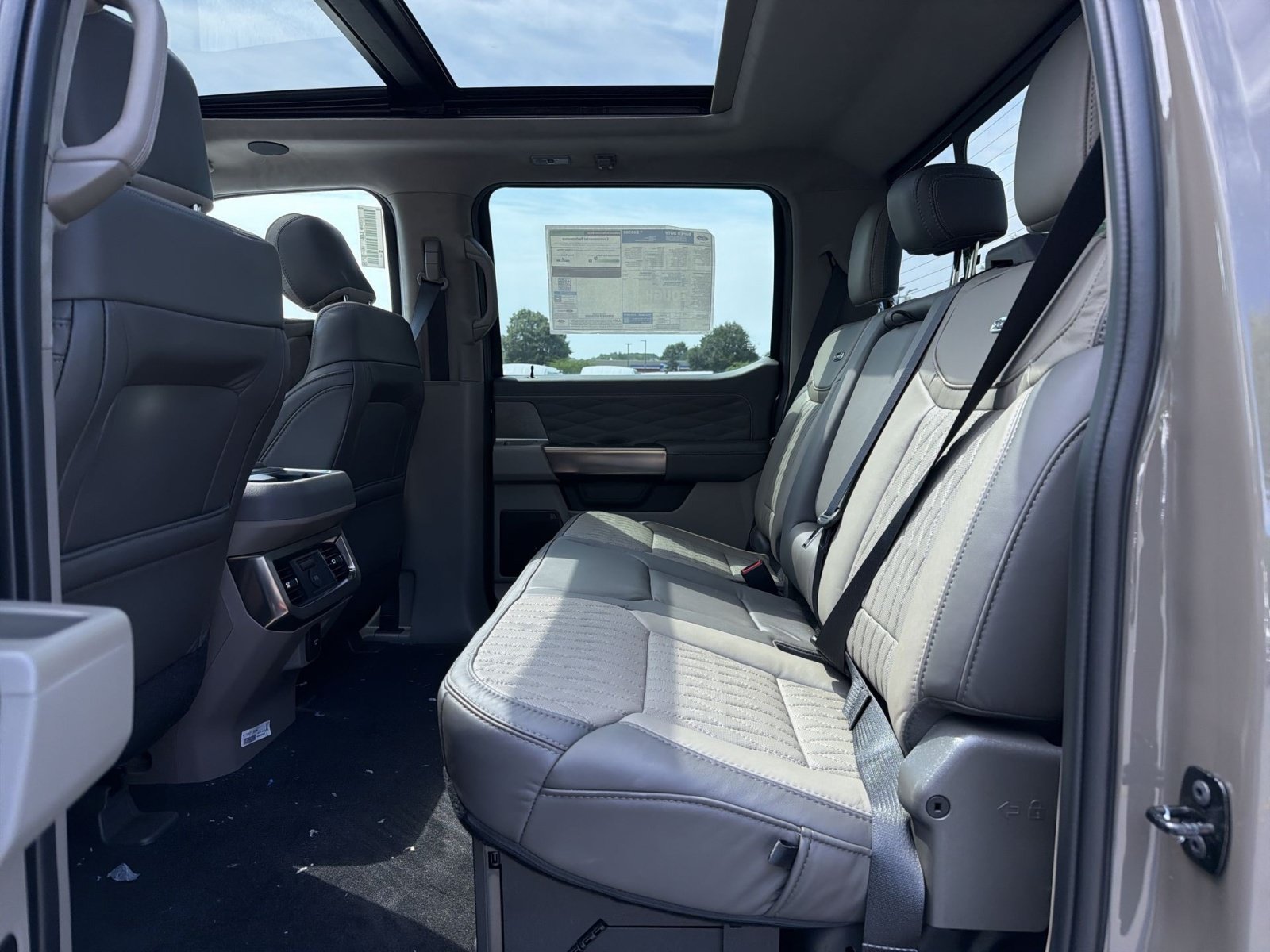 New 2026 Ford F350 Platinum w/ Platinum Plus Package AWD/4WD image 30