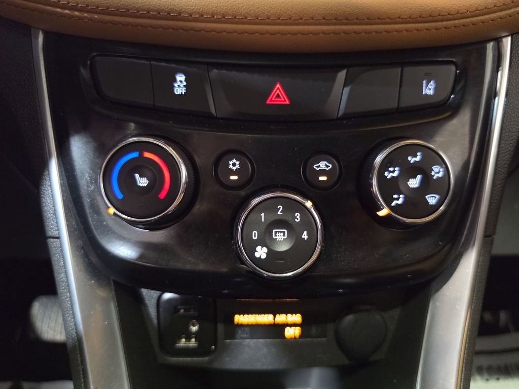 Used 2020 Chevrolet Trax Premier AWD/4WD image 17