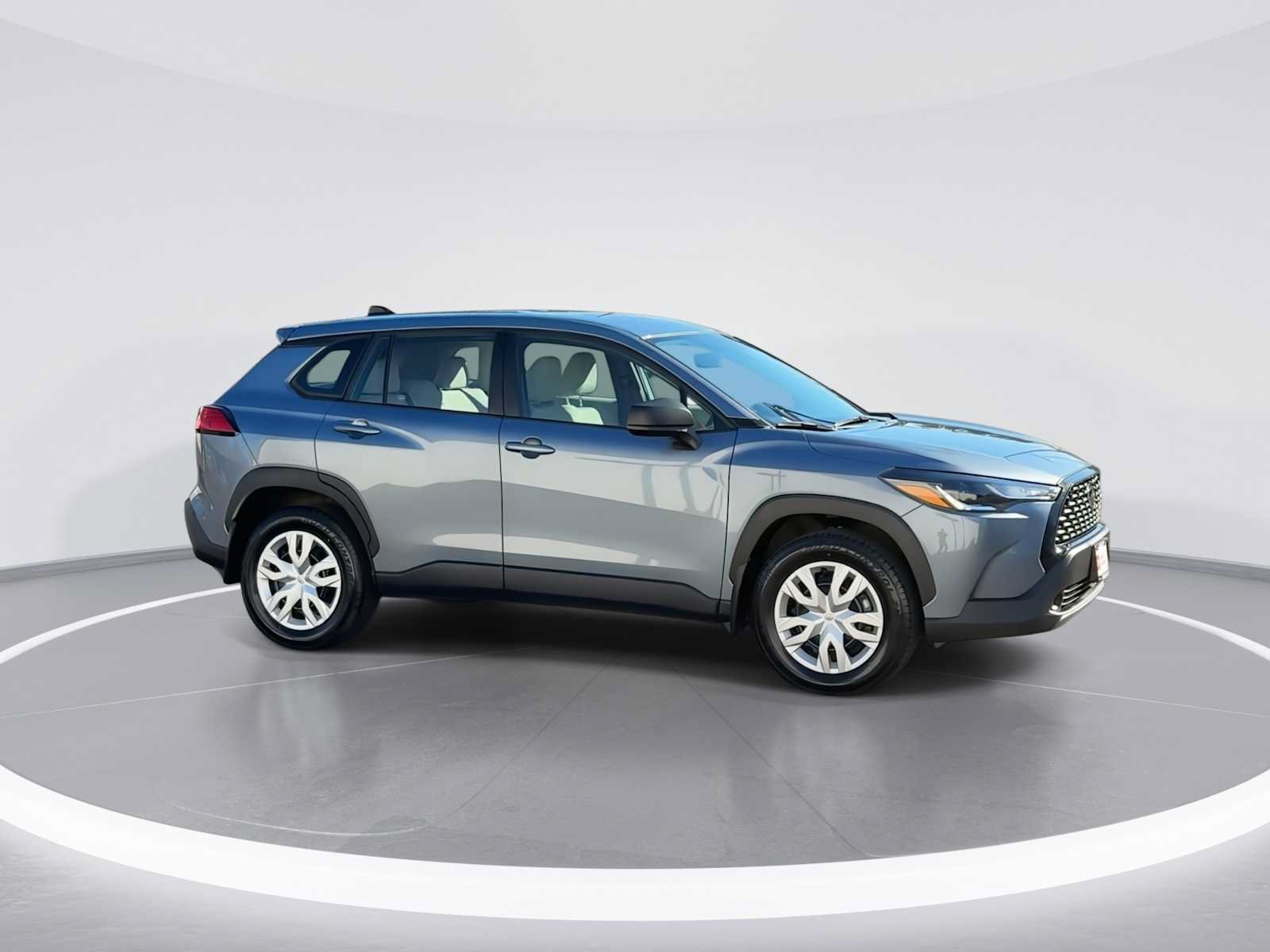 Certified 2022 Toyota Corolla Cross L AWD/4WD image 9