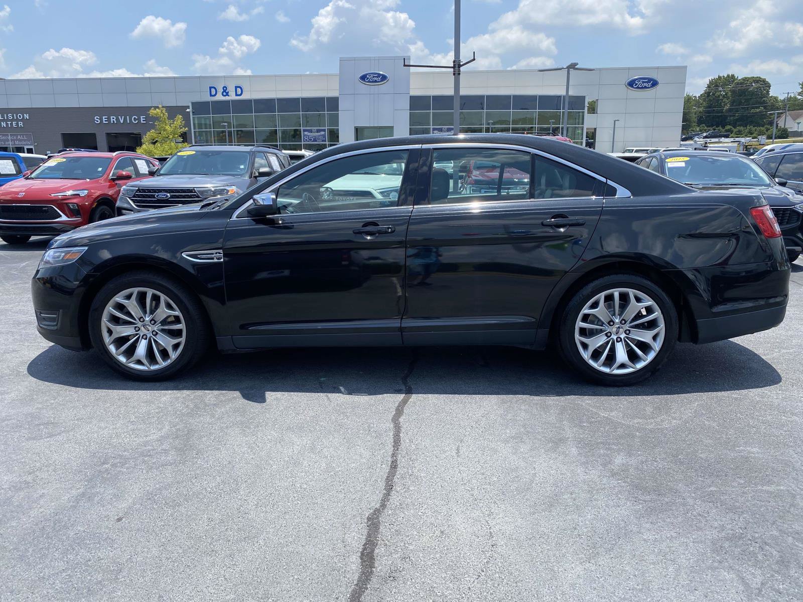 Used 2015 Ford Taurus Limited FWD image 4