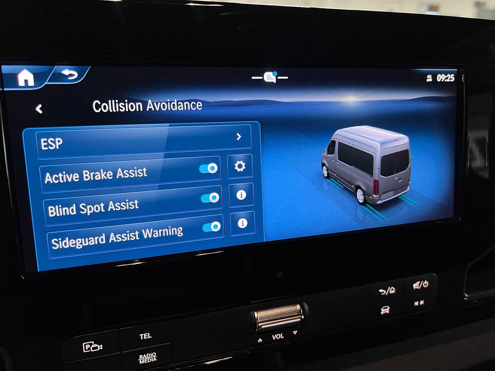 Used 2025 Mercedes-Benz Sprinter 2500 image 31