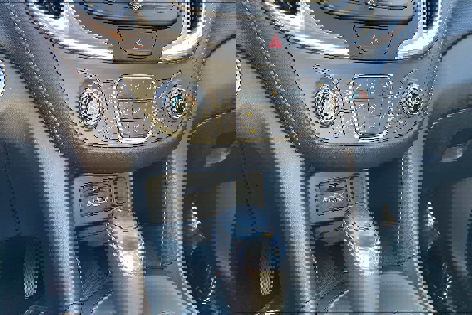 Used 2019 Chevrolet Equinox Premier image 31