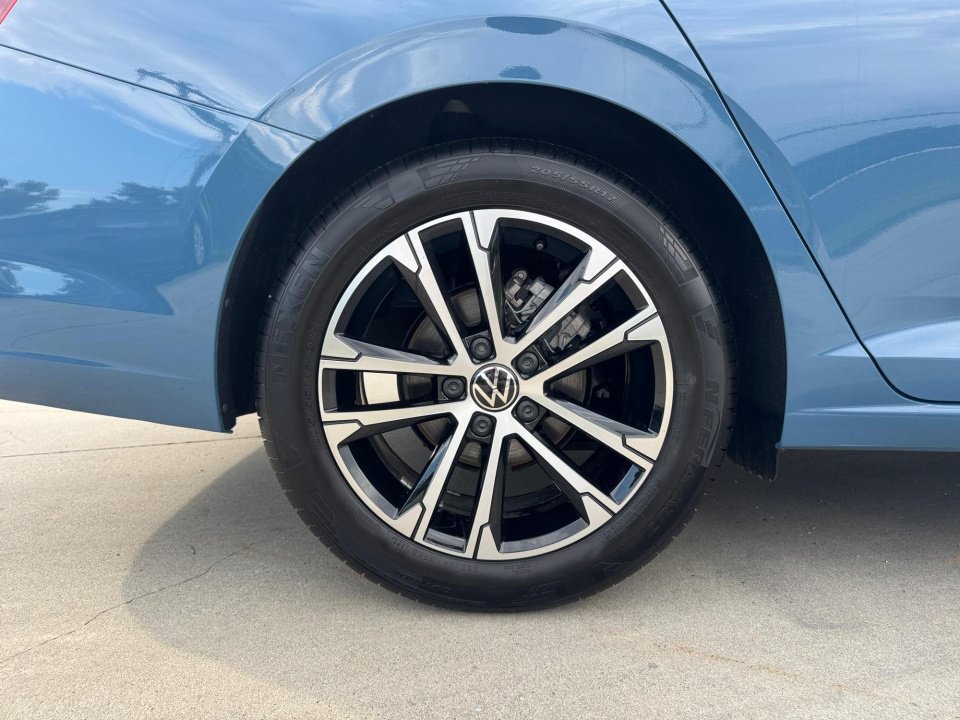 Used 2026 Volkswagen Jetta Sport FWD image 23