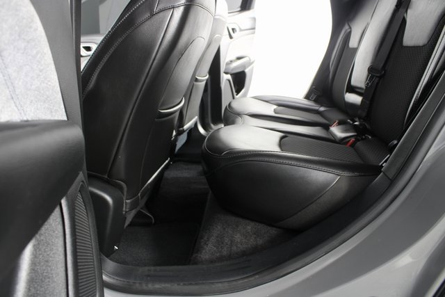 Used 2023 Jeep Compass Latitude image 16