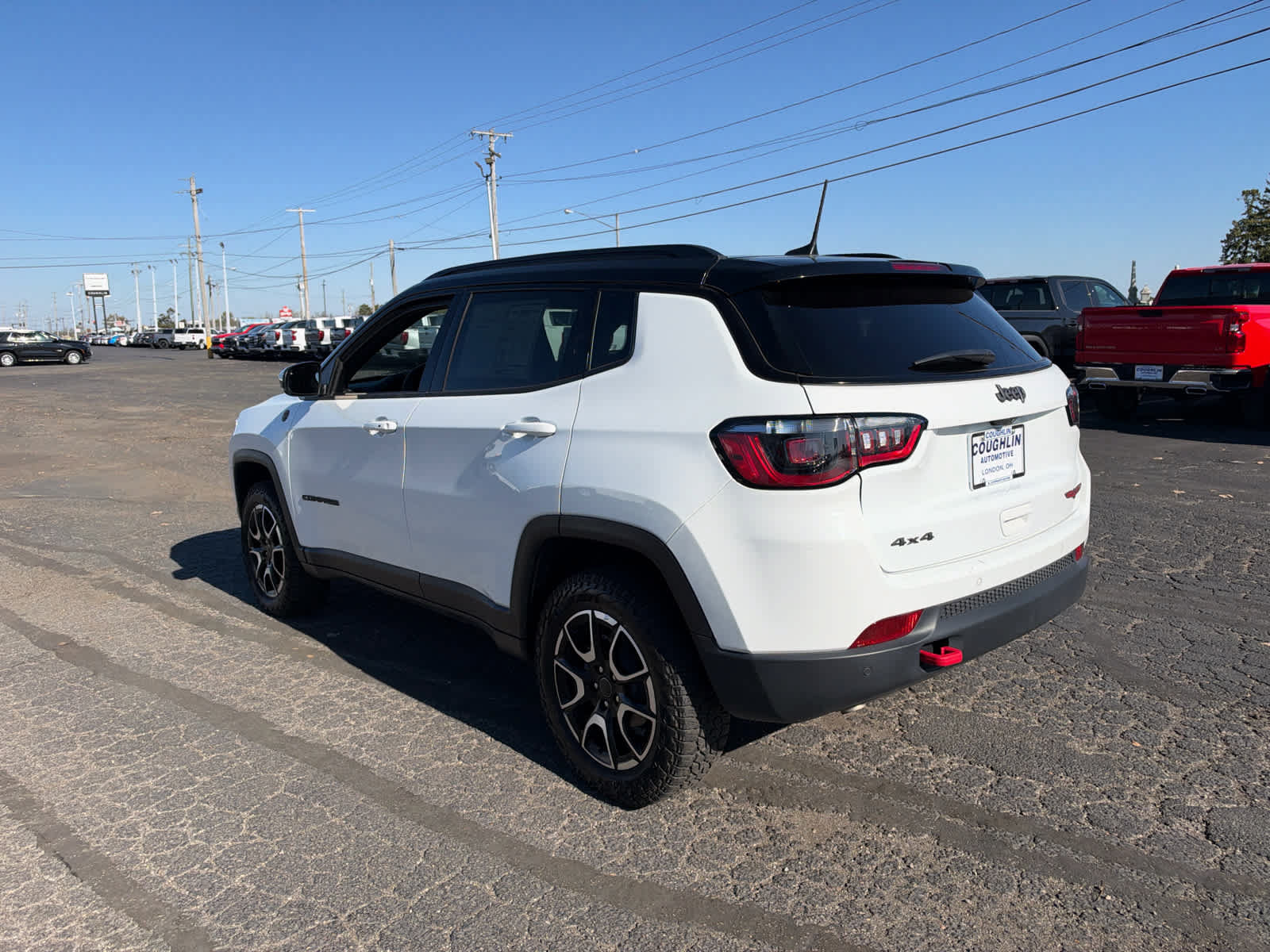 Used 2025 Jeep Compass Trailhawk AWD/4WD image 3