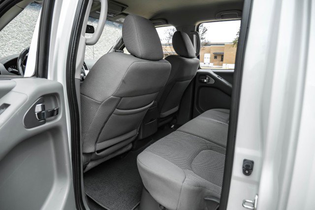 Used 2021 Nissan Frontier SV w/ Midnight Edition Floor Mats image 38