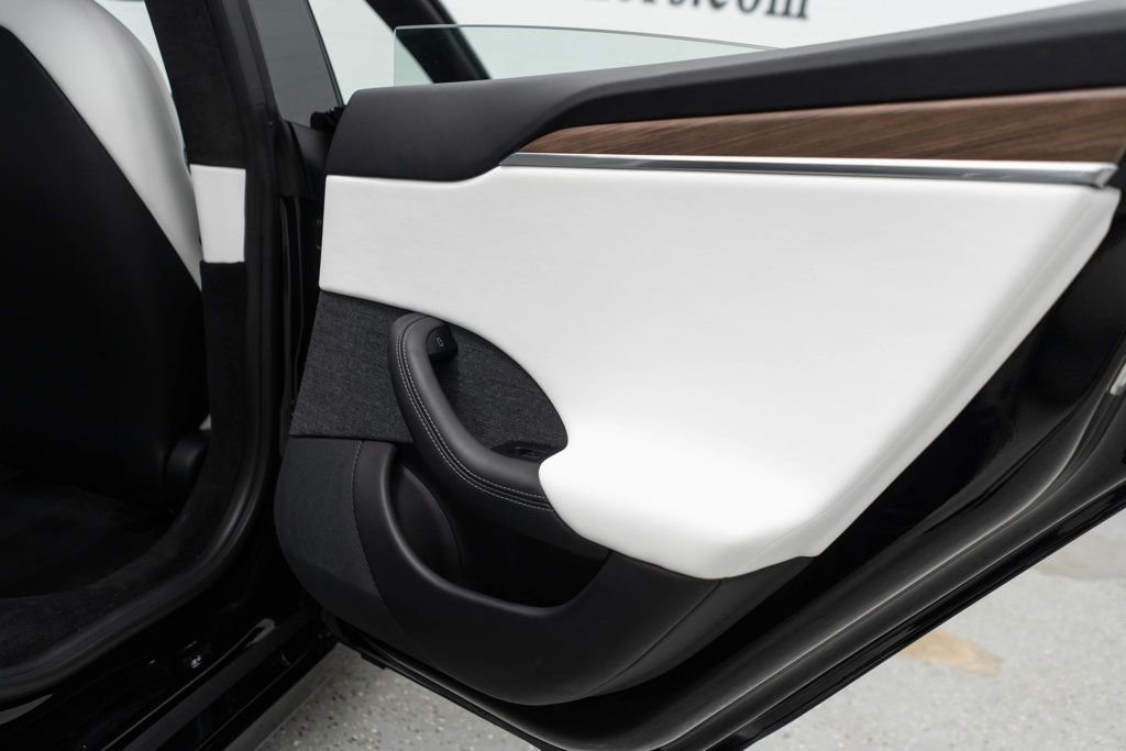 Used 2022 Tesla Model S Standard Range image 29