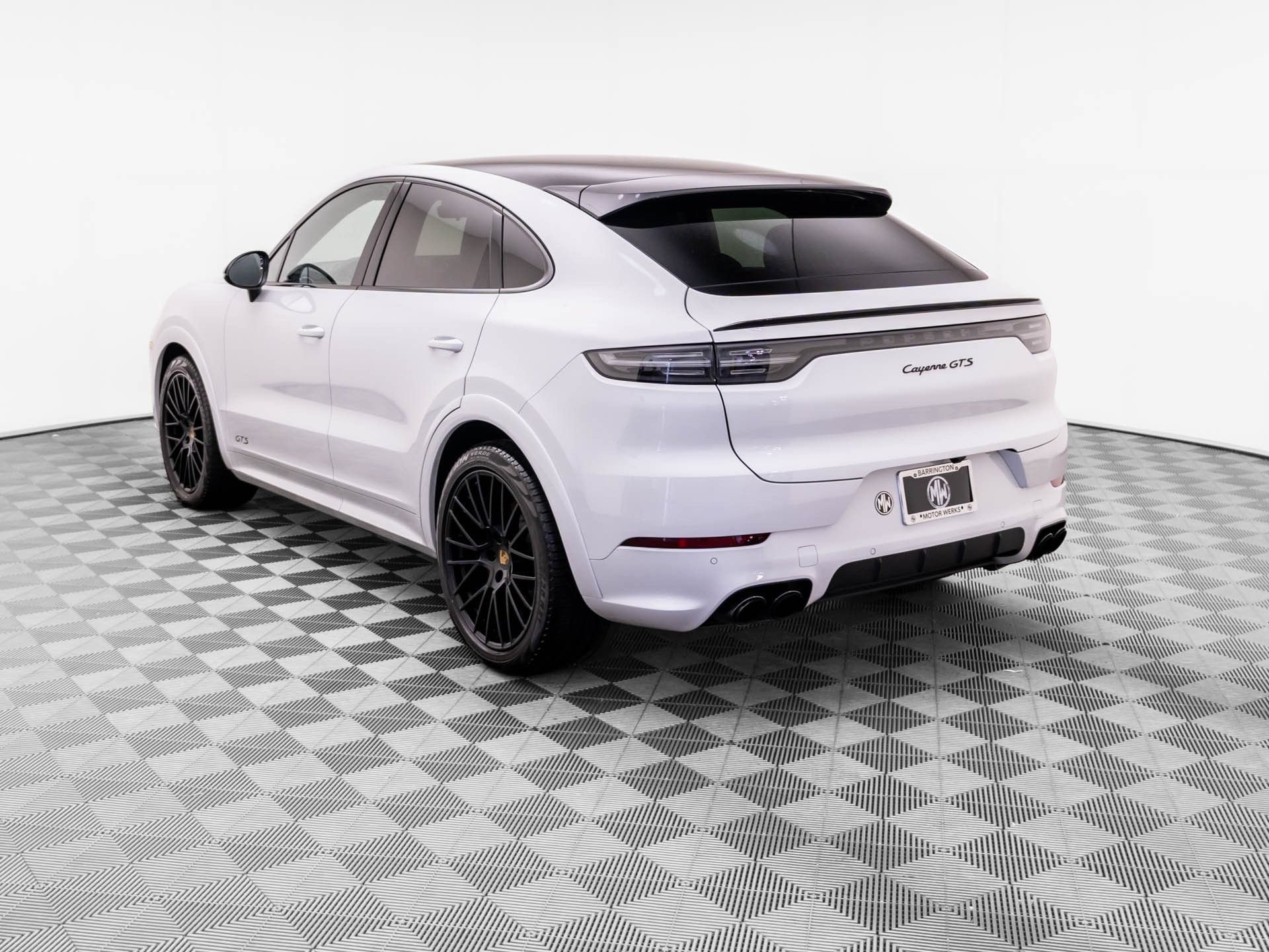 Certified 2022 Porsche Cayenne GTS AWD/4WD image 3