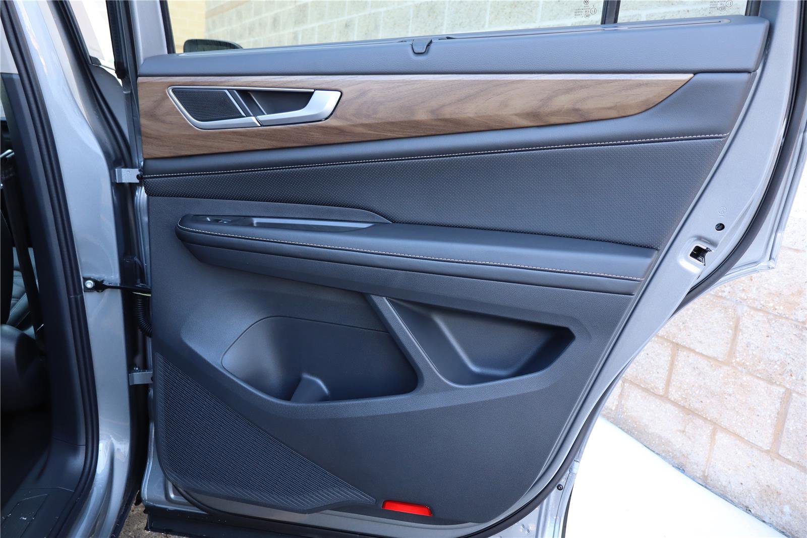 New 2026 Volkswagen Atlas SE image 30