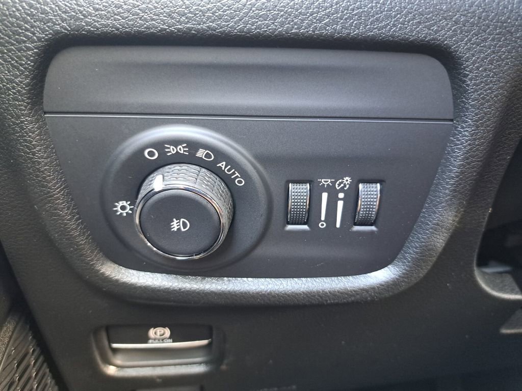 New 2025 Jeep Grand Cherokee L Limited image 15