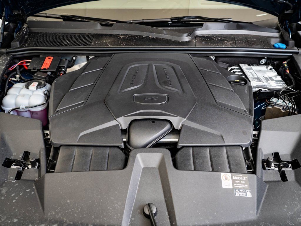 New 2026 Porsche Cayenne Coupe image 38