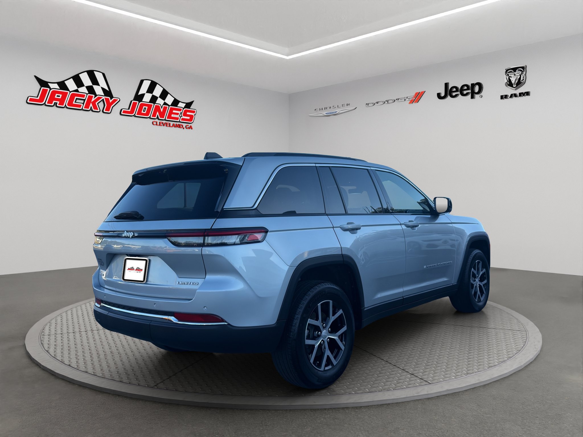 Used 2024 Jeep Grand Cherokee Limited w/ Luxury Tech Group II AWD/4WD image 10
