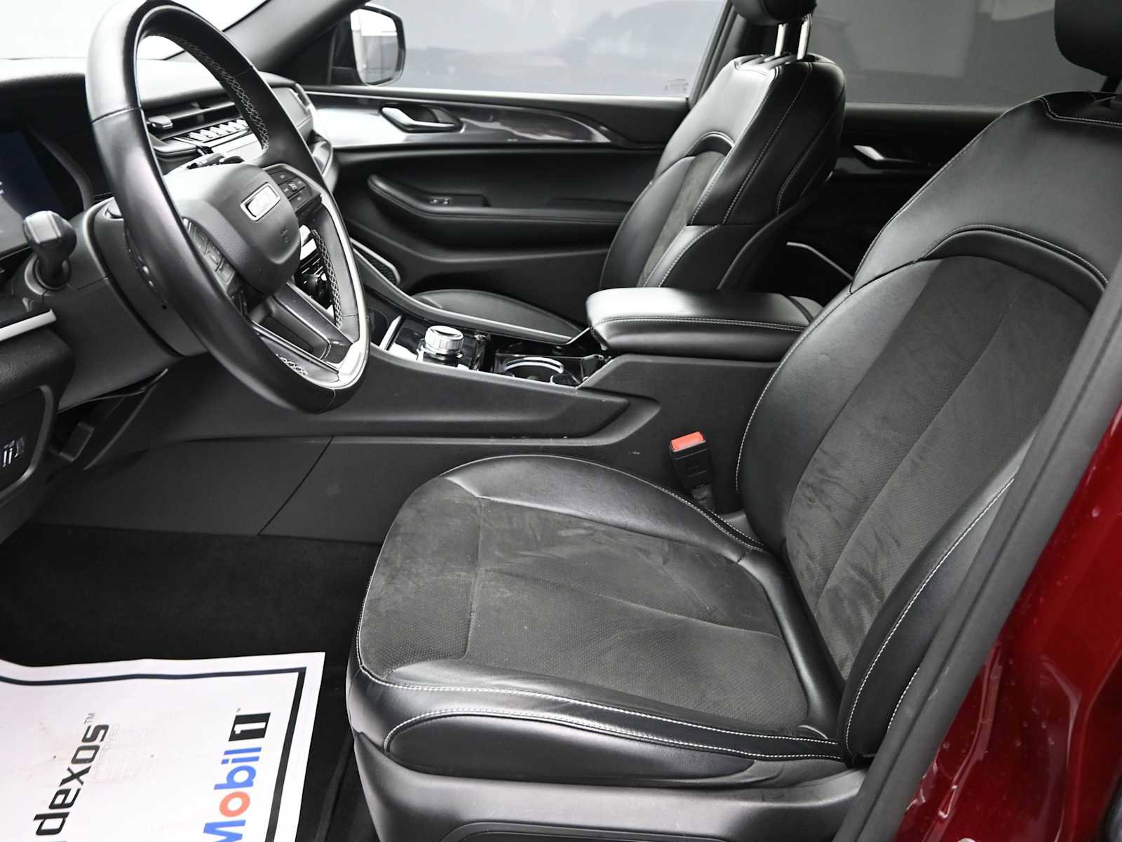 Used 2021 Jeep Grand Cherokee L Laredo image 11