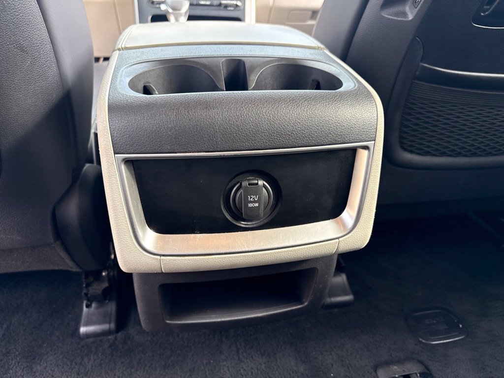 Used 2024 Kia Carnival LX FWD image 20
