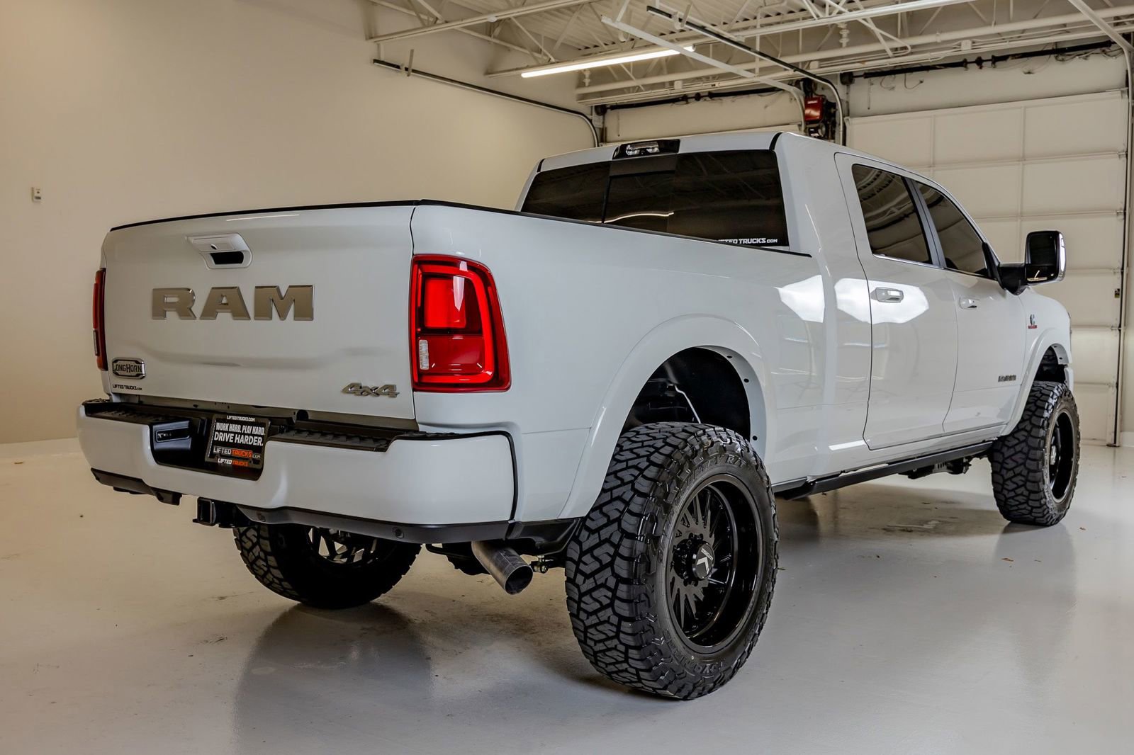 Used 2025 RAM 2500 Limited AWD/4WD image 10