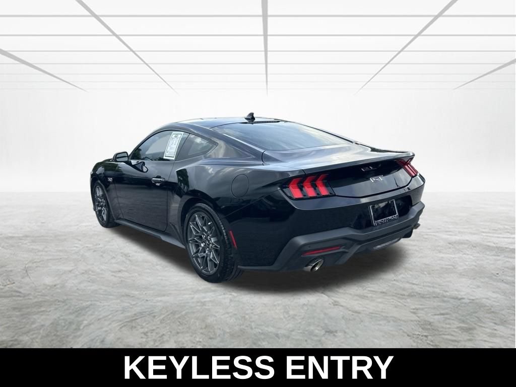Used 2025 Ford Mustang GT RWD image 7
