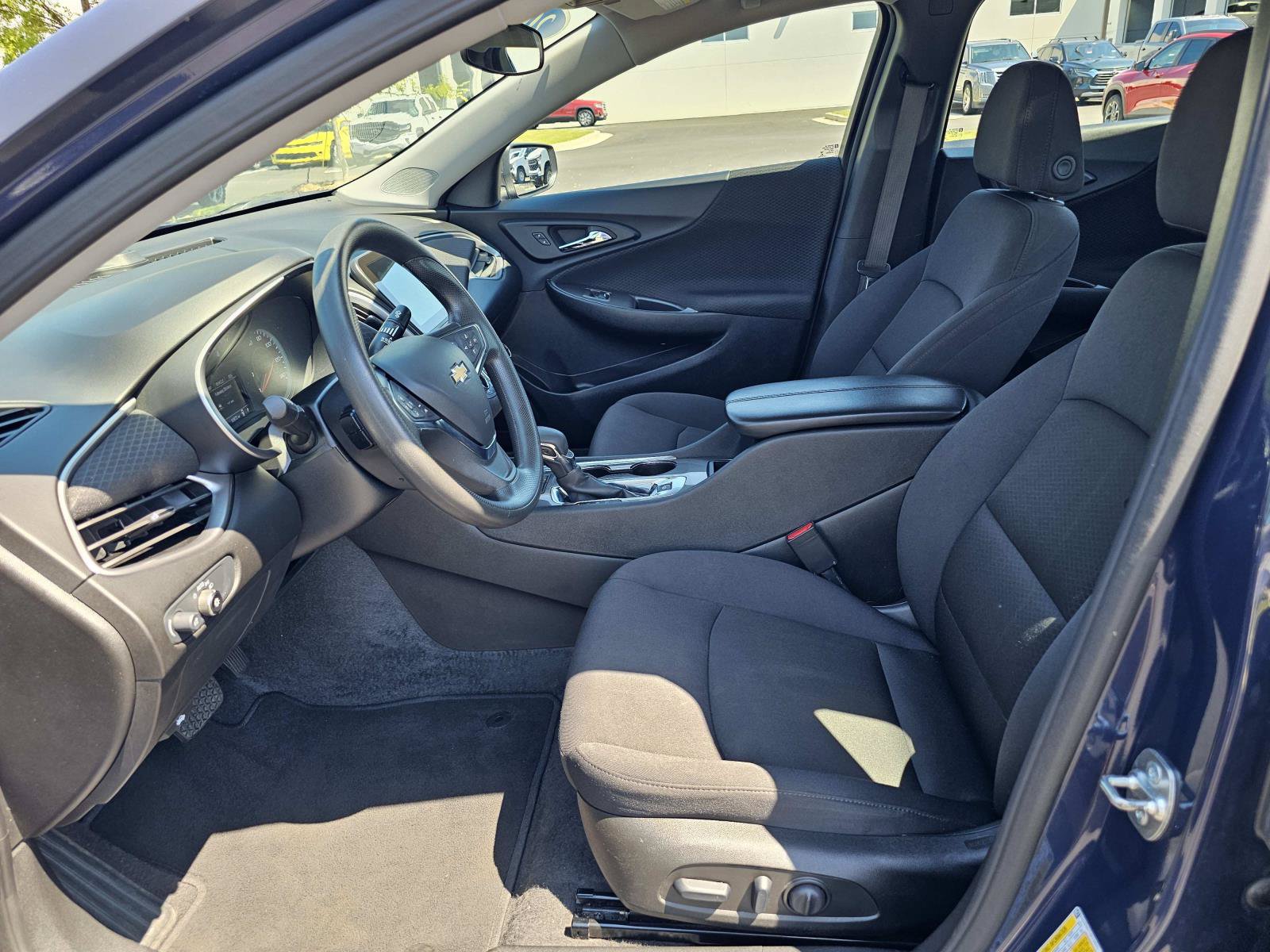 Used 2025 Chevrolet Malibu LT FWD image 16