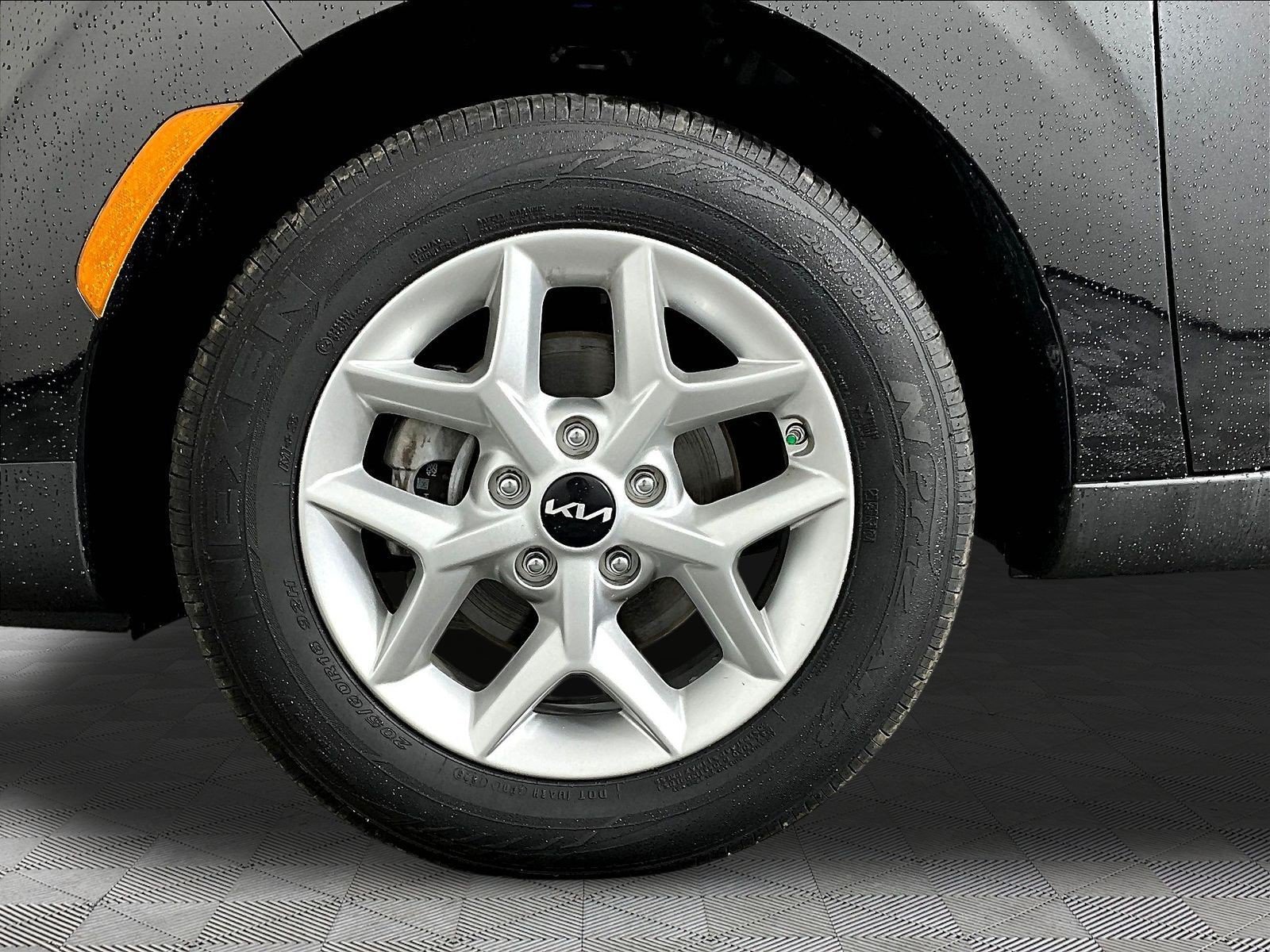 Used 2025 Kia Soul LX FWD image 29
