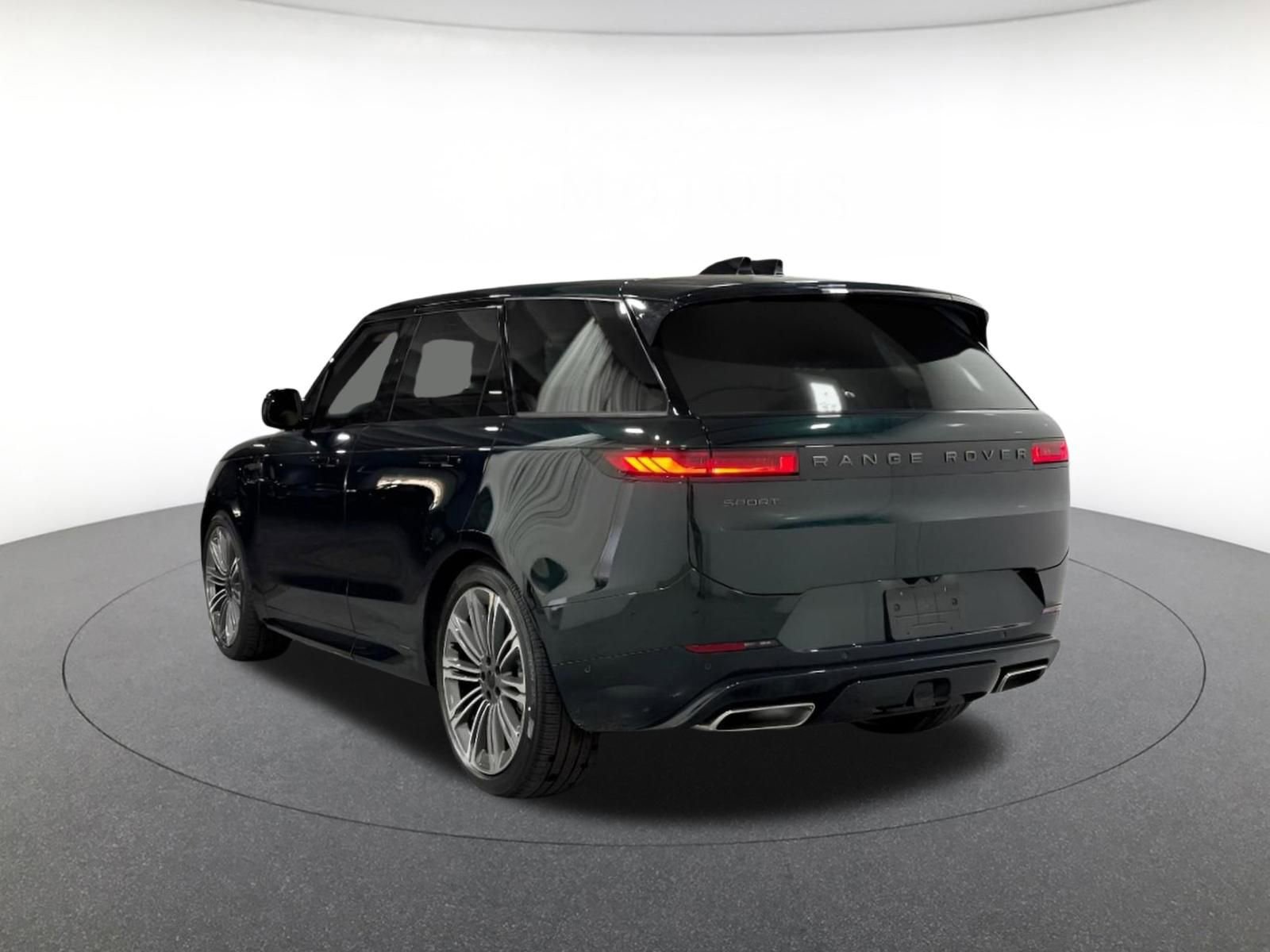 New 2026 Land Rover Range Rover Sport Dynamic SE image 3