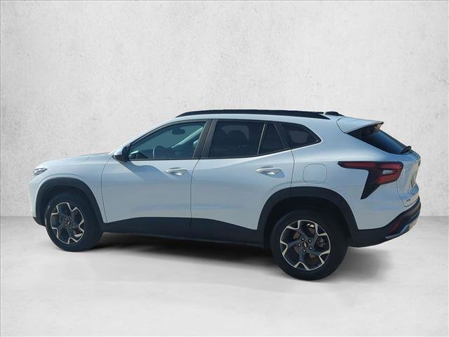 Used 2025 Chevrolet Trax LT image 7