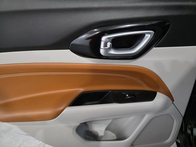 Used 2022 Jeep Compass Limited image 11