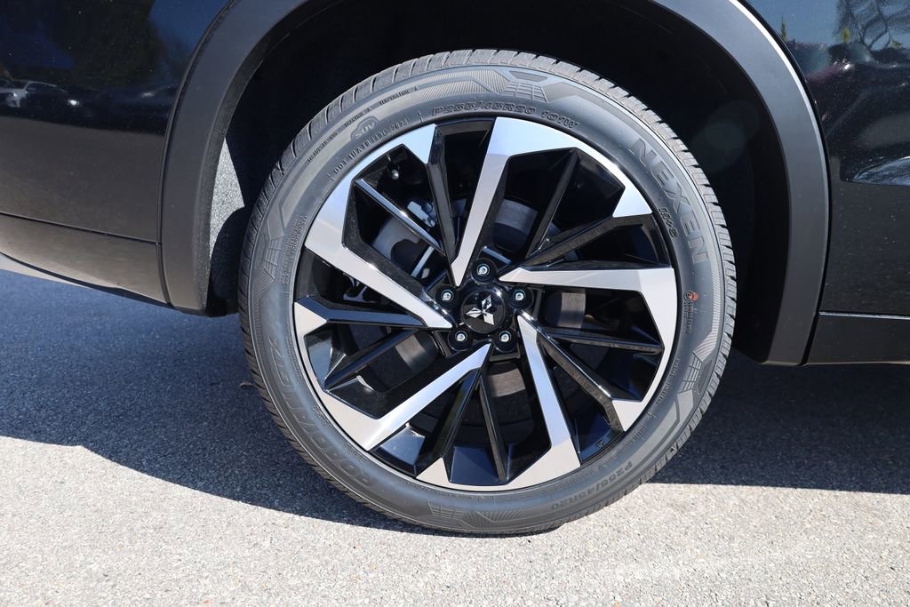 New 2025 Mitsubishi Outlander SEL image 13
