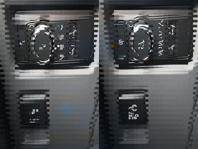 Used 2021 Ford F150 XLT image 29