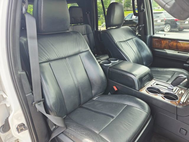 Used 2015 Lincoln Navigator 4WD image 21