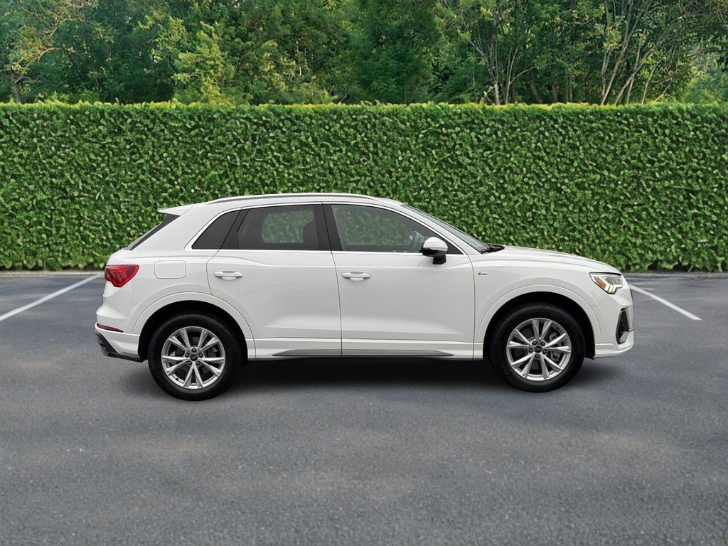 Used 2025 Audi Q3 2.0T Premium AWD/4WD image 2
