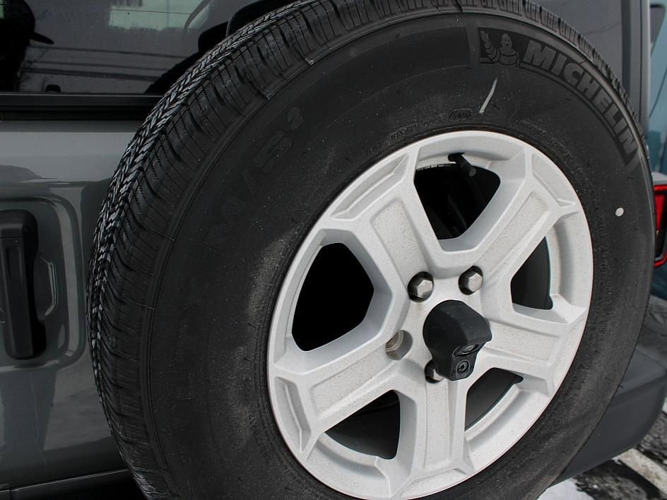 Used 2022 Jeep Wrangler Unlimited Sport image 32