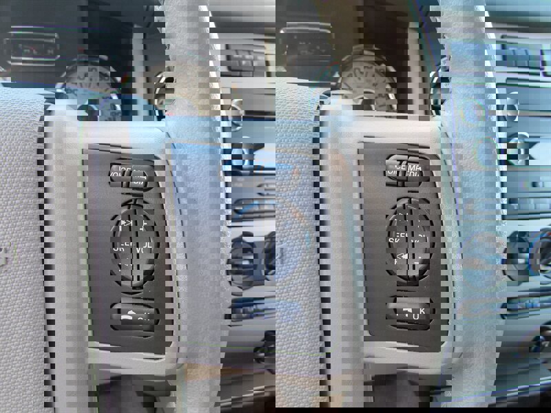 Used 2013 Ford Expedition EL XLT RWD image 14