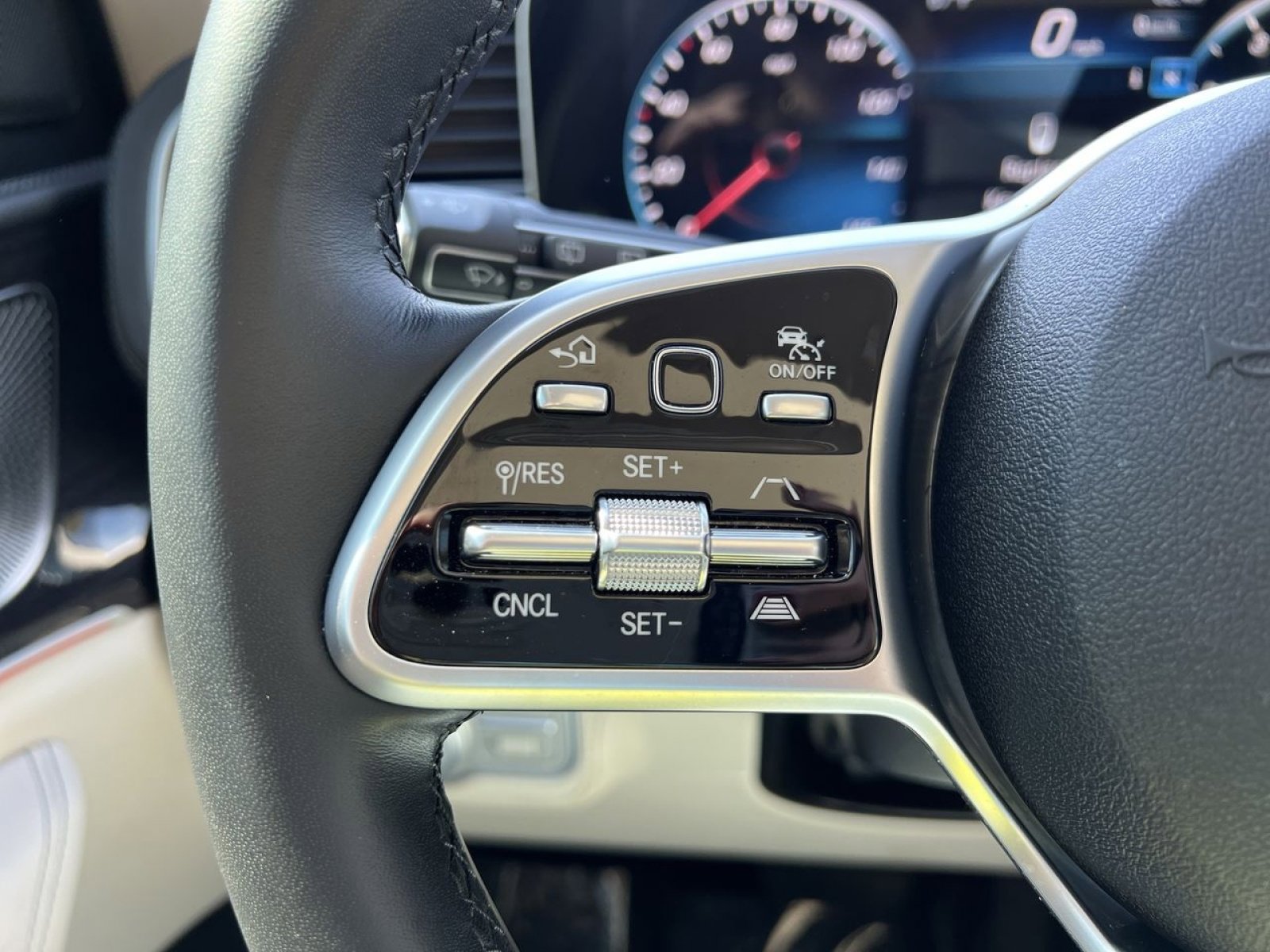 Used 2022 Mercedes-Benz GLE 350 4MATIC image 30