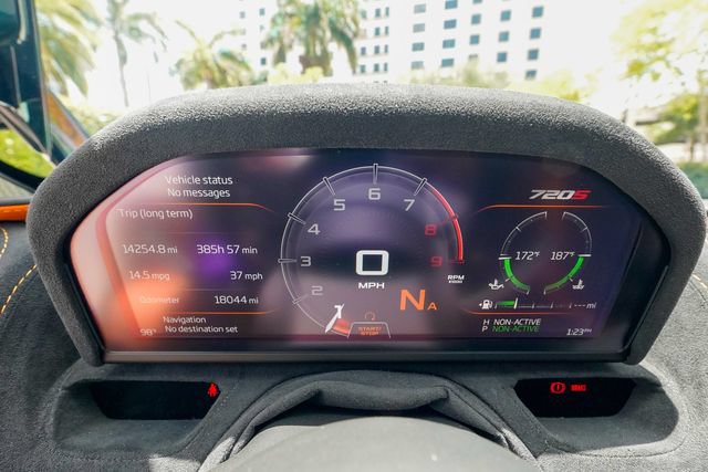 Used 2018 McLaren 720S Performance RWD image 70