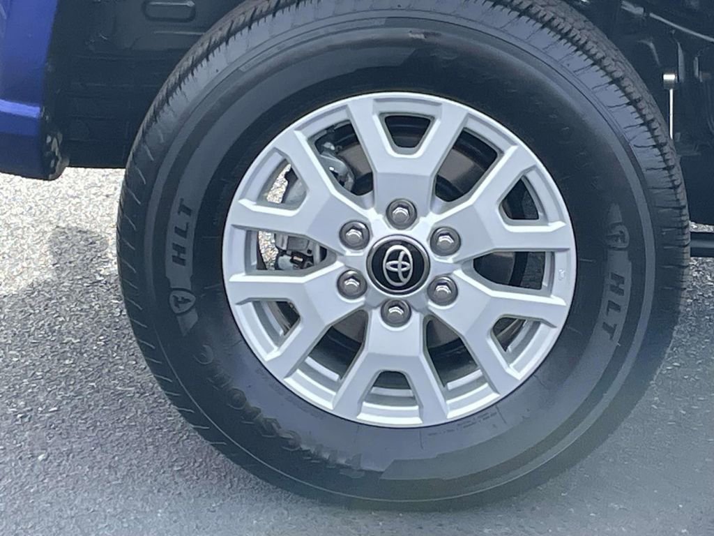 Used 2025 Toyota Tacoma SR5 image 13