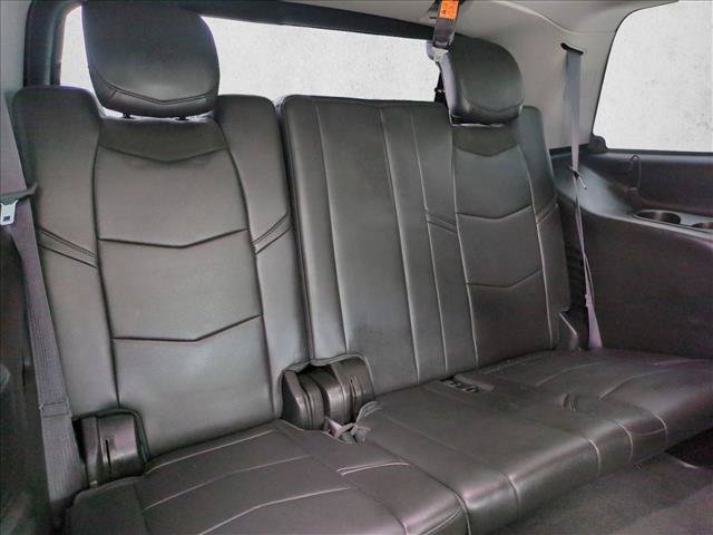 Used 2015 Cadillac Escalade Luxury RWD image 23