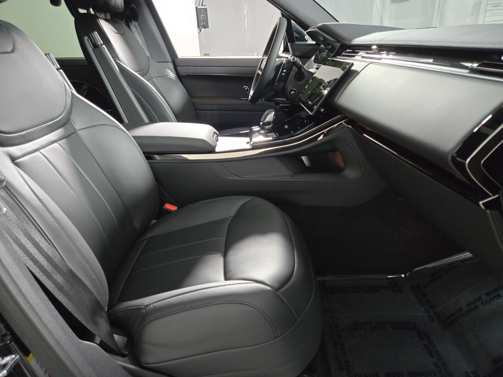 New 2026 Land Rover Range Rover Sport Dynamic SE image 3