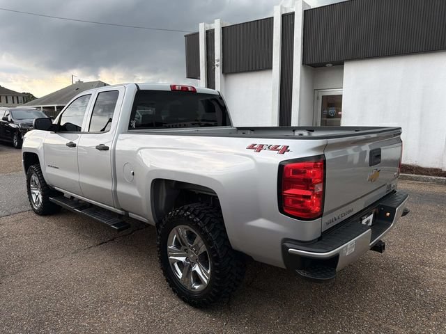 Used 2018 Chevrolet Silverado 1500 Custom w/ Custom Value Package AWD/4WD image 9
