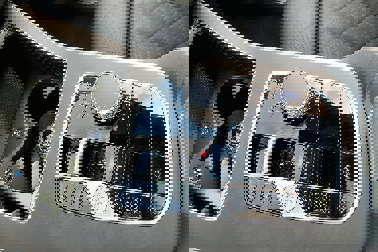 New 2025 BMW X5 sDrive40i w/ Climate Comfort Package image 7