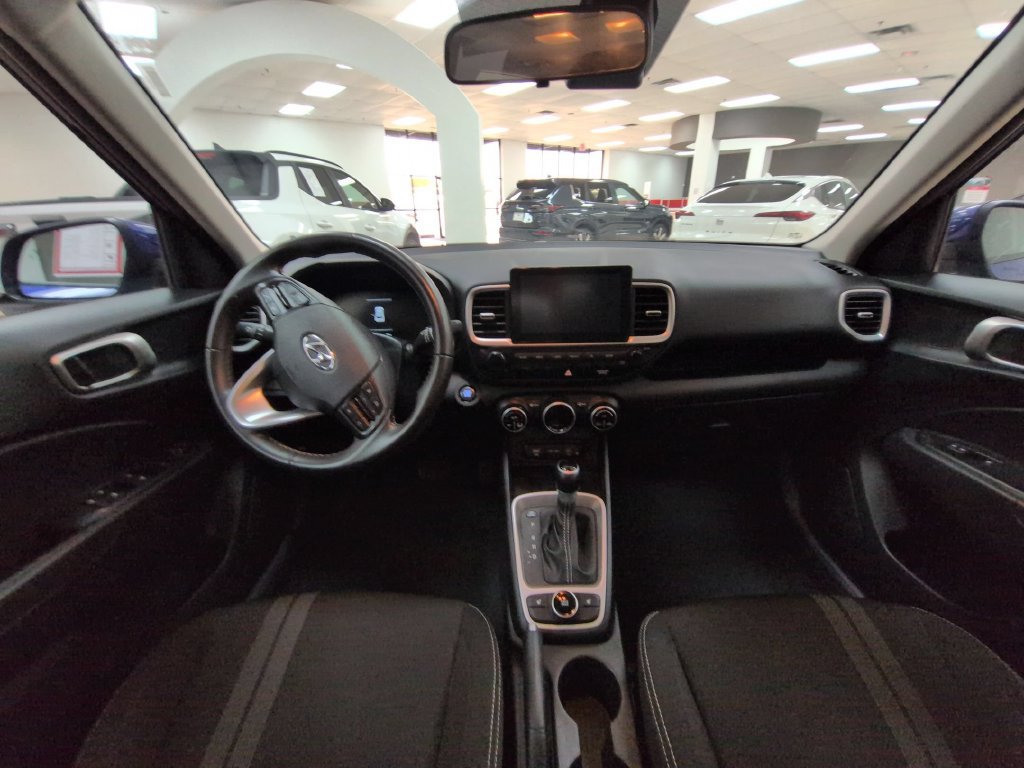 Used 2026 Hyundai Venue SEL FWD image 23