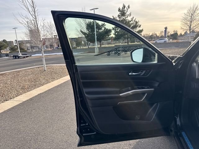 Used 2023 Nissan Pathfinder Platinum w/ Cargo Package image 19